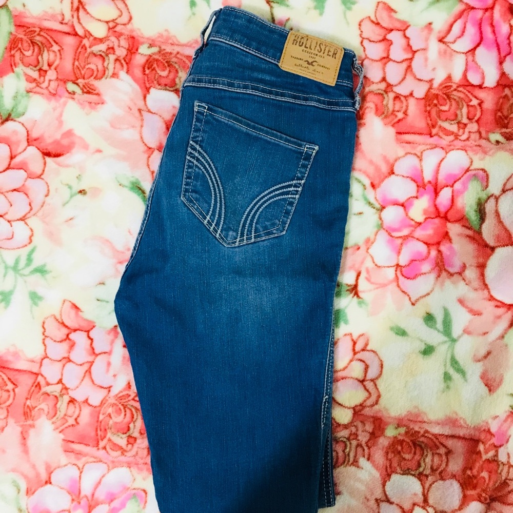 Hollister crop jeans